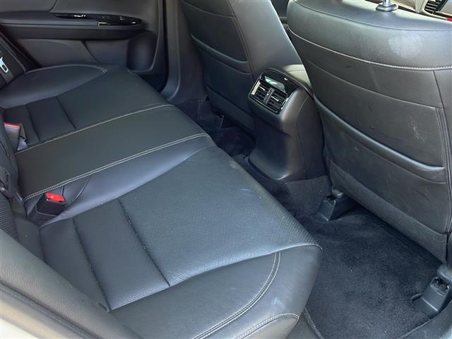 アコードハイブリッド EX 1オーナー サンルーフ 黒革シート 純正ナビ バックカメラ サイドカメラ 前方ドライブレコーダー クルーズコントロール ステアリングスイッチ パドルシフト 革巻きステアリング ビルトインETC(26枚目)