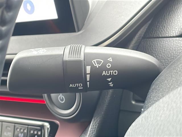 プリウス Z ワンオーナー フルセグTV メーカー純正ナビ ETC 純正AW クルコン追従 全方位カメラ 衝突軽減 車両脱線 プッシュスタート ステアリングスイッチ 純正フロアマット メモリーシート(9枚目)