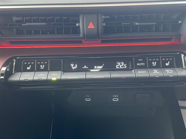 プリウス Z ワンオーナー フルセグTV メーカー純正ナビ ETC 純正AW クルコン追従 全方位カメラ 衝突軽減 車両脱線 プッシュスタート ステアリングスイッチ 純正フロアマット メモリーシート(14枚目)