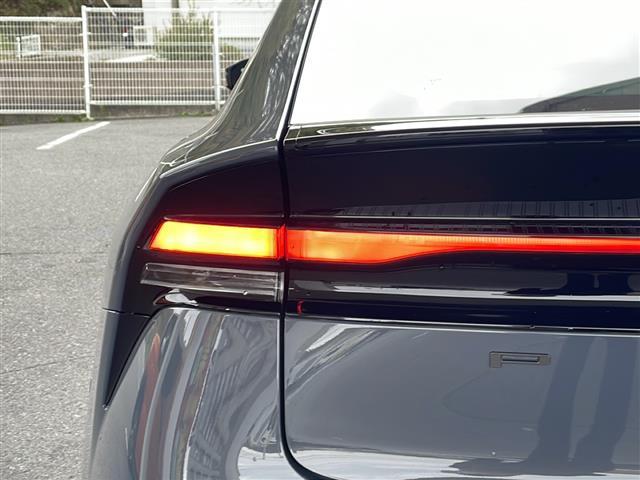 プリウス Z ワンオーナー フルセグTV メーカー純正ナビ ETC 純正AW クルコン追従 全方位カメラ 衝突軽減 車両脱線 プッシュスタート ステアリングスイッチ 純正フロアマット メモリーシート(21枚目)