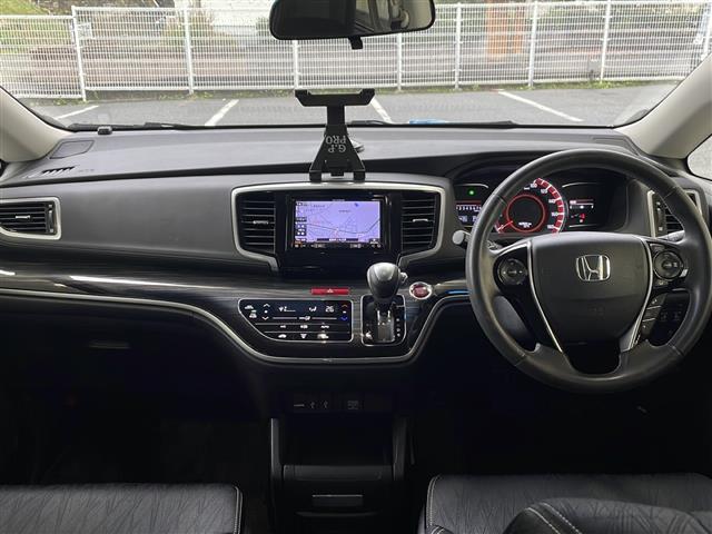 オデッセイ アブソルート・Xホンダセンシング ワンオーナー ハーフレザー 社外AW 衝突軽減 車両脱線 革巻きステアリング ドラレコ 純正フロアマット ルーフレール フォグランプ プッシュスタート LEDヘッドライト ウィンカーミラー(2枚目)