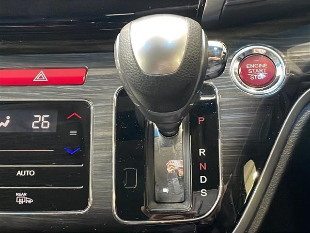 オデッセイ アブソルート・Xホンダセンシング ワンオーナー ハーフレザー 社外AW 衝突軽減 車両脱線 革巻きステアリング ドラレコ 純正フロアマット ルーフレール フォグランプ プッシュスタート LEDヘッドライト ウィンカーミラー(10枚目)