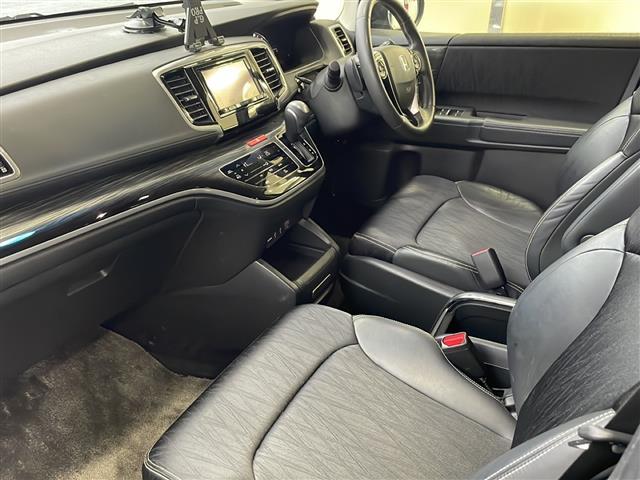 オデッセイ アブソルート・Xホンダセンシング ワンオーナー ハーフレザー 社外AW 衝突軽減 車両脱線 革巻きステアリング ドラレコ 純正フロアマット ルーフレール フォグランプ プッシュスタート LEDヘッドライト ウィンカーミラー(22枚目)