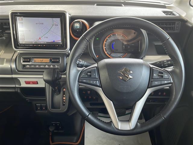 スペーシアギア ハイブリッドＸＺ　１オーナー　純正８インチ　全方位モニター　スズキセーフティーサポート　レーダークルーズコントロール　両側パワースライドドア　シートヒーター　ＥＴＣ　前後ドライブレコーダー　クリアランスソナー（4枚目）