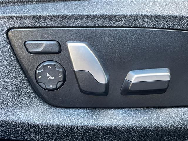 5シリーズ 523dツーリング Mスポーツ 黒革シート 全方位モニター 純正ナビ バックカメラ 前後ドライブレコーダー クルーズコントロール パワーシート シートヒーター ステアリングスイッチ 純正19インチAW スペアキー(12枚目)