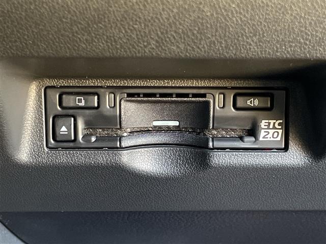 アルファード Ｚ　１オーナー　１４型ディスプレイナビ　黒革シート　全方位モニター　プリクラッシュ　Ｒクルコン　ビルトインＥＴＣ　エアコンシート　ステアリングヒーター　デジタルインナーミラー　両側パワースライドドア（13枚目）