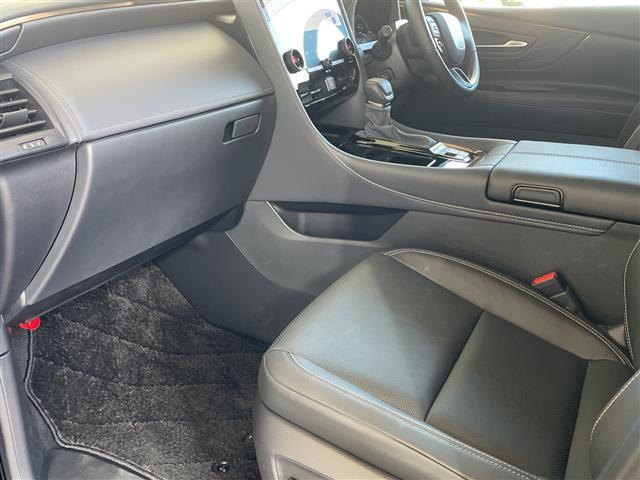 アルファード Ｚ　１オーナー　１４型ディスプレイナビ　黒革シート　全方位モニター　プリクラッシュ　Ｒクルコン　ビルトインＥＴＣ　エアコンシート　ステアリングヒーター　デジタルインナーミラー　両側パワースライドドア（30枚目）