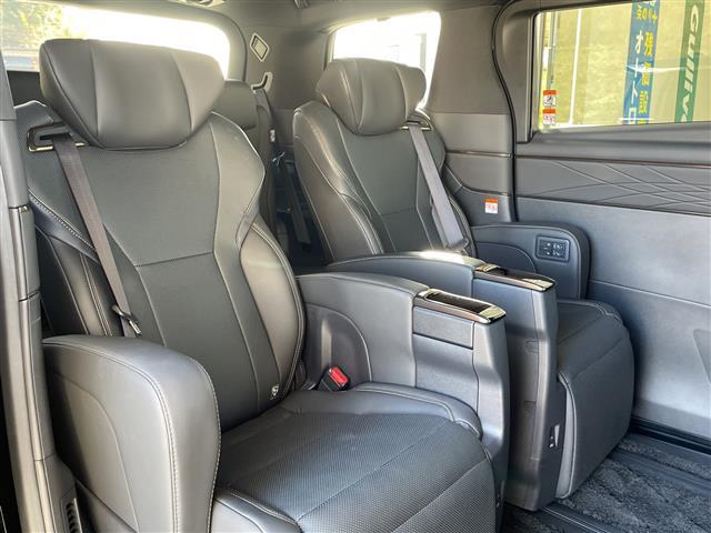 アルファード Ｚ　１オーナー　１４型ディスプレイナビ　黒革シート　全方位モニター　プリクラッシュ　Ｒクルコン　ビルトインＥＴＣ　エアコンシート　ステアリングヒーター　デジタルインナーミラー　両側パワースライドドア（33枚目）