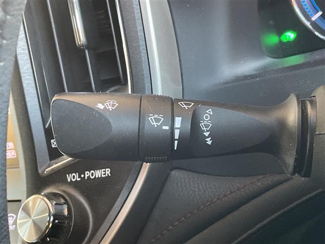 クラウンハイブリッド アスリートＳ　サンルーフ　メーカーナビ　バックカメラ　前後ドライブレコーダー　ＥＴＣ　シートヒーター　パワーシート　スマートキー　クルーズコントロール　クリアランスソナー　純正アルミホイール有（サマータイヤ）（14枚目）