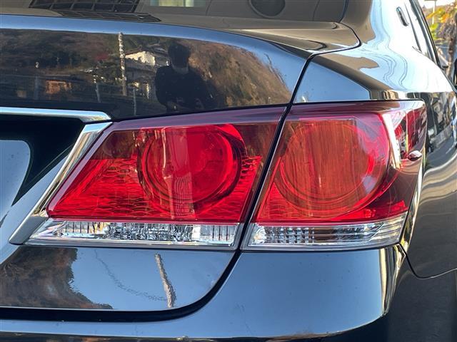 クラウンハイブリッド アスリートＳ　サンルーフ　メーカーナビ　バックカメラ　前後ドライブレコーダー　ＥＴＣ　シートヒーター　パワーシート　スマートキー　クルーズコントロール　クリアランスソナー　純正アルミホイール有（サマータイヤ）（30枚目）