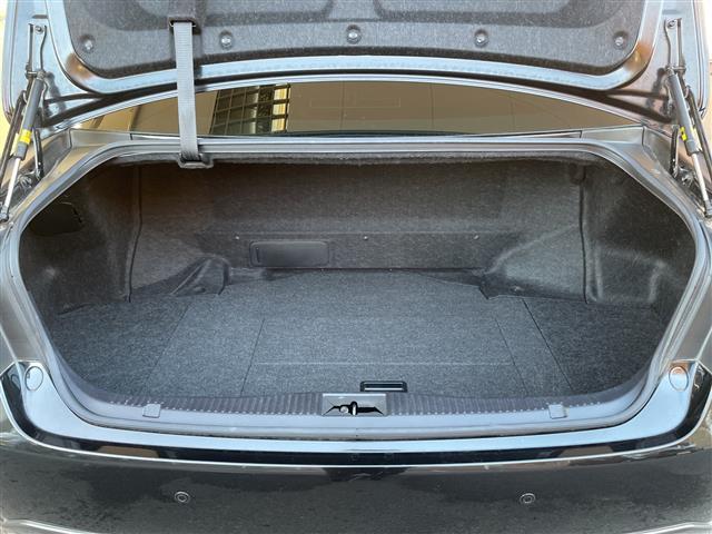 クラウンハイブリッド アスリートＳ　サンルーフ　メーカーナビ　バックカメラ　前後ドライブレコーダー　ＥＴＣ　シートヒーター　パワーシート　スマートキー　クルーズコントロール　クリアランスソナー　純正アルミホイール有（サマータイヤ）（38枚目）