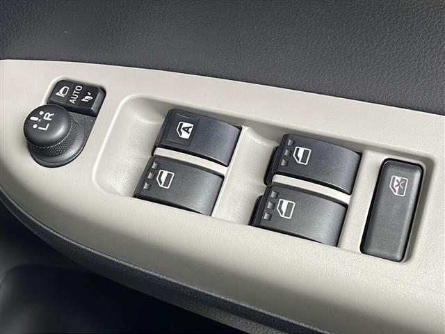 パッソ モーダ　Ｓ　純正ナビ　バックカメラ　ビルトインＥＴＣ　衝突軽減ブレーキ　地デジＴＶ　スマートキー　ＬＥＤヘッドライト　純正フロアマット　アイドリングストップ　ステアリングスイッチ（16枚目）