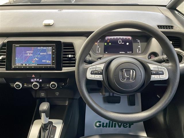 フィット ベーシック 1オーナー 純正SDナビ バックカメラ ホンダセンシング Rクルコン 前方ドライブレコーダー スマートキー コーナーセンサー 純正フロアマット アイドリングストップ(5枚目)