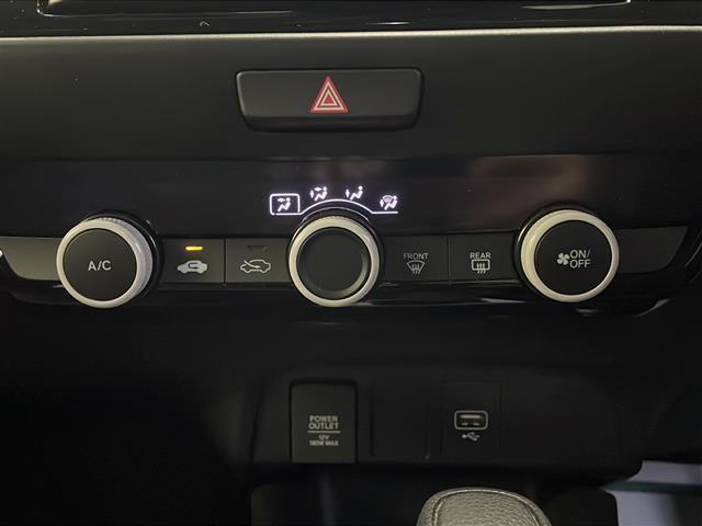 フィット ベーシック 1オーナー 純正SDナビ バックカメラ ホンダセンシング Rクルコン 前方ドライブレコーダー スマートキー コーナーセンサー 純正フロアマット アイドリングストップ(8枚目)