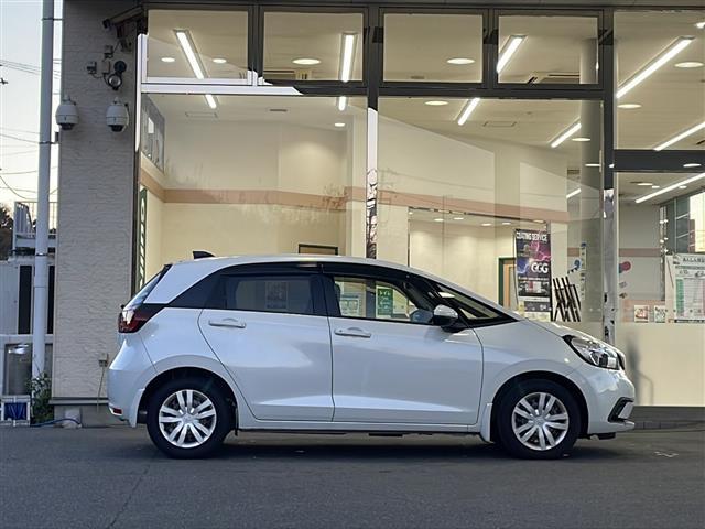 フィット ベーシック 1オーナー 純正SDナビ バックカメラ ホンダセンシング Rクルコン 前方ドライブレコーダー スマートキー コーナーセンサー 純正フロアマット アイドリングストップ(22枚目)