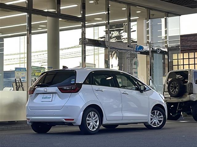 フィット ベーシック 1オーナー 純正SDナビ バックカメラ ホンダセンシング Rクルコン 前方ドライブレコーダー スマートキー コーナーセンサー 純正フロアマット アイドリングストップ(25枚目)