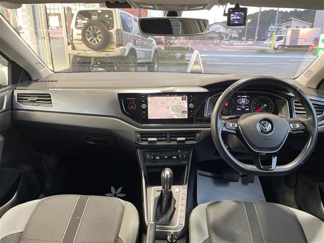 ポロ TSIハイライン メーカーナビ 社外AW ブラインドスポットモニター ステアリングスイッチ クルコンレーダー プッシュスタート ETC2.0 社外ドラレコ パーキングアシスト フォグランプ(2枚目)