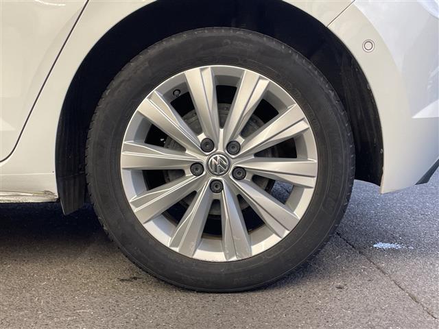 ポロ TSIハイライン メーカーナビ 社外AW ブラインドスポットモニター ステアリングスイッチ クルコンレーダー プッシュスタート ETC2.0 社外ドラレコ パーキングアシスト フォグランプ(33枚目)