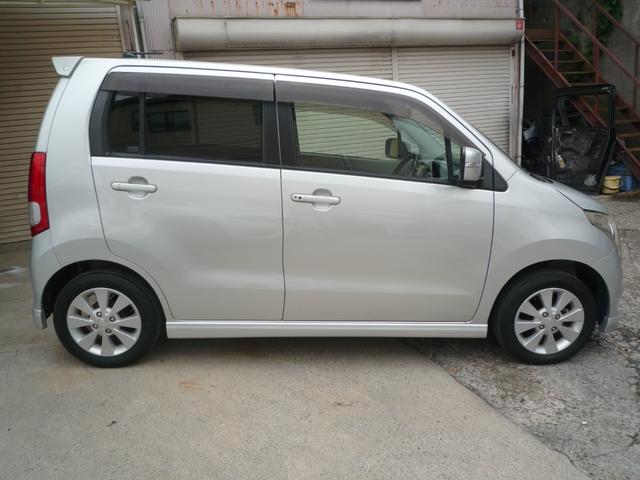 ワゴンＲ 　ユーザー様直接買い取り車　１オーナー禁煙車　インテリキー２個　社外ナビＴＶバックカメラ　純正アルミ　ＥＴＣ　ＨＩＤヘッドライト　２０２１年第３週製造ブリヂストンタイヤ装着（8枚目）