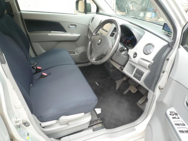 ワゴンＲ 　ユーザー様直接買い取り車　１オーナー禁煙車　インテリキー２個　社外ナビＴＶバックカメラ　純正アルミ　ＥＴＣ　ＨＩＤヘッドライト　２０２１年第３週製造ブリヂストンタイヤ装着（9枚目）