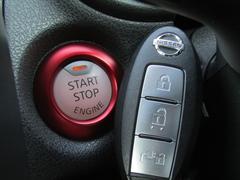 【スマートキーシステム！】鍵を持っているだけで、ボタン一つでドアを開閉でき、エンジンスタートもできます。インテリジェントキーとも言います。　　　※メールやＬＩＮＥでのお問合せもＯＫです。 4