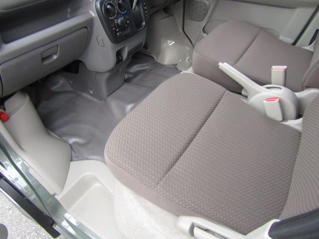 エブリイ ＰＡリミテッド　ＣＶＴ　衝突被害軽減システム　クリアランスソナー　レーンアシスト　両側スライドドア　キーレスエントリー　アイドリングストップ　盗難防止システム　ＡＢＳ　ＥＳＣ　エアコン　パワーステアリング（33枚目）