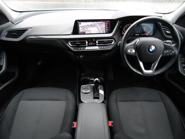 １シリーズ １１８ｄ　プレイ　衝突軽減Ｂ　メーカーナビ　ワンオーナー　　バックカメラ　レーンキープアシスト　ブラインドスポットモニター　パワーテールゲート　前後純正ドラレコ　シートメモリー　エンジンプッシュスタート　スマートキー（2枚目）
