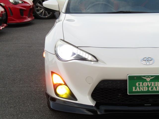 ８６ ＧＴ　パドルシフト　ＢＬＩＴＺ車高調　ＢＬＩＴＺサクションパイプ　社外エアロ　ＳＯＮＡＲテールランプ　カーボンリアスポイラー　ナビ・フルセグ　バックカメラ　ＤＶＤ　音楽サーバー　ＥＴＣ　ＨＩＤ（12枚目）