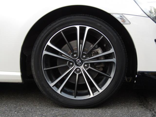 ８６ ＧＴ　パドルシフト　ＢＬＩＴＺ車高調　ＢＬＩＴＺサクションパイプ　社外エアロ　ＳＯＮＡＲテールランプ　カーボンリアスポイラー　ナビ・フルセグ　バックカメラ　ＤＶＤ　音楽サーバー　ＥＴＣ　ＨＩＤ（43枚目）