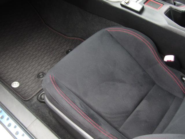 ８６ ＧＴ　パドルシフト　ＢＬＩＴＺ車高調　ＢＬＩＴＺサクションパイプ　社外エアロ　ＳＯＮＡＲテールランプ　カーボンリアスポイラー　ナビ・フルセグ　バックカメラ　ＤＶＤ　音楽サーバー　ＥＴＣ　ＨＩＤ（73枚目）
