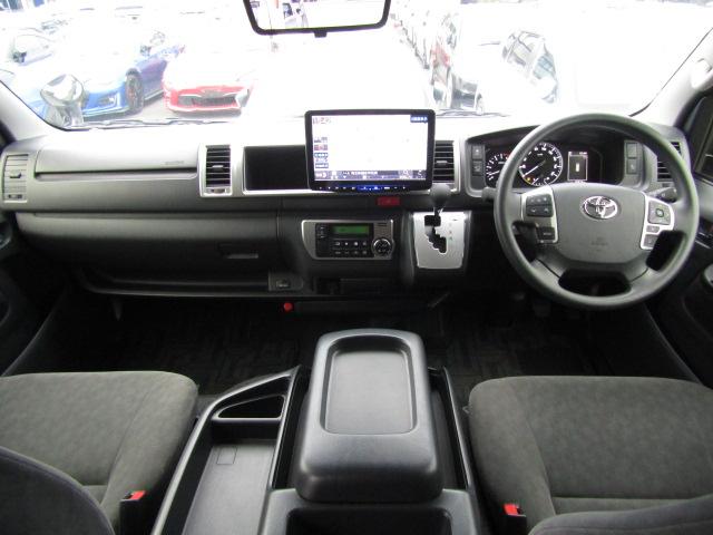 ハイエースワゴン GL 4WD ドライブレコーダー ETC 全周囲カメラ ナビ レーンアシスト 衝突被害軽減システム 電動スライドドア オートマチックハイビーム オートライト スマートキー 電動格納ミラー ターボ(3枚目)