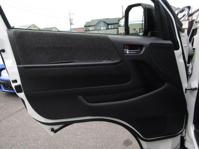 ハイエースワゴン GL 4WD ドライブレコーダー ETC 全周囲カメラ ナビ レーンアシスト 衝突被害軽減システム 電動スライドドア オートマチックハイビーム オートライト スマートキー 電動格納ミラー ターボ(57枚目)