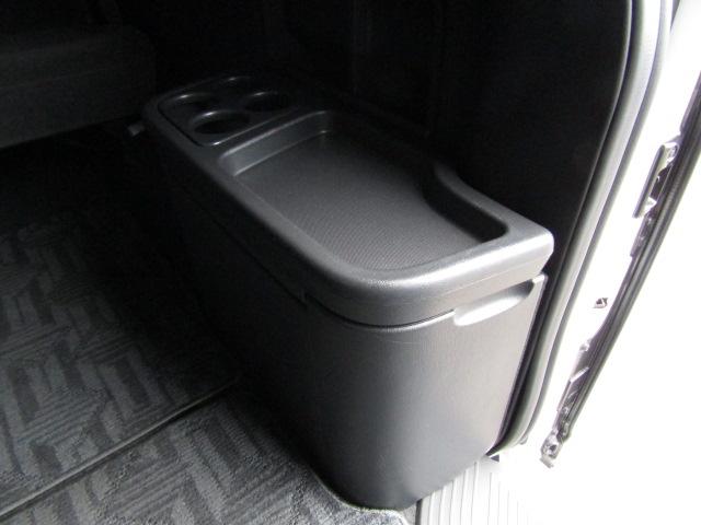 ハイエースワゴン GL 4WD ドライブレコーダー ETC 全周囲カメラ ナビ レーンアシスト 衝突被害軽減システム 電動スライドドア オートマチックハイビーム オートライト スマートキー 電動格納ミラー ターボ(67枚目)