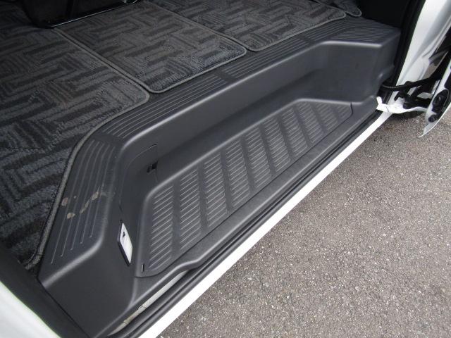 ハイエースワゴン GL 4WD ドライブレコーダー ETC 全周囲カメラ ナビ レーンアシスト 衝突被害軽減システム 電動スライドドア オートマチックハイビーム オートライト スマートキー 電動格納ミラー ターボ(79枚目)