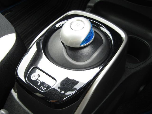 ノート e-パワー X 全周囲カメラ ナビ TV クリアランスソナー レーンアシスト 衝突被害軽減システム アルミホイール オートライト スマートキー アイドリングストップ 電動格納ミラー CVT 盗難防止システム(9枚目)