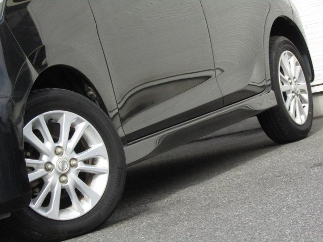 デイズ Ｘ　Ｖセレクション＋セーフティＩＩ　ドライブレコーダー　衝突被害軽減システム　スマートキー　アイドリングストップ　ＣＶＴ　盗難防止システム　ＡＢＳ　ＥＳＣ　アルミホイール　衝突安全ボディ　エアコン　パワーステアリング　パワーウィンドウ（9枚目）