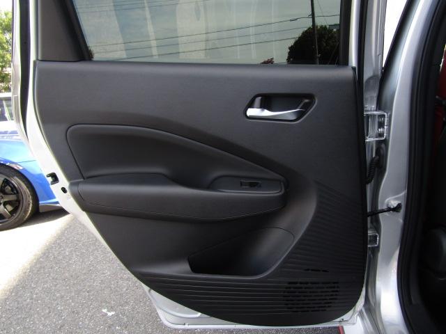 オーラ ニスモ ETC 全周囲カメラ ナビ クリアランスソナー 衝突被害軽減システム アルミホイール オートマチックハイビーム オートライト LEDヘッドランプ パワーシート スマートキー 電動格納ミラー(51枚目)