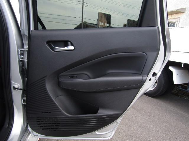 オーラ ニスモ ETC 全周囲カメラ ナビ クリアランスソナー 衝突被害軽減システム アルミホイール オートマチックハイビーム オートライト LEDヘッドランプ パワーシート スマートキー 電動格納ミラー(52枚目)