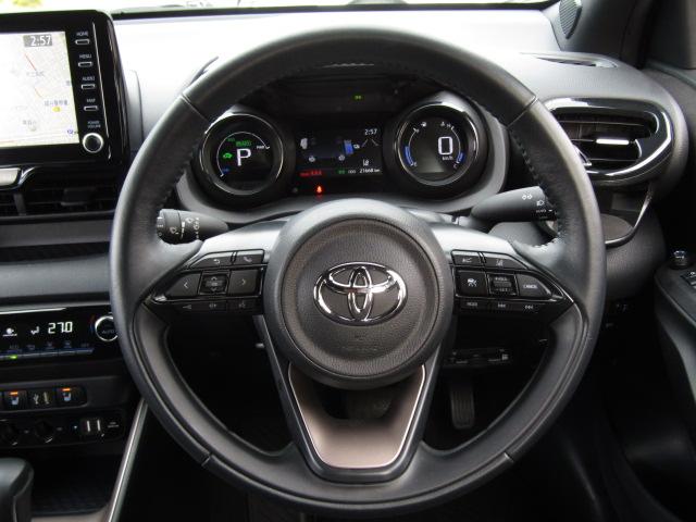 ヤリス ハイブリッドZ ナビ クリアランスソナー オートクルーズコントロール レーンアシスト 衝突被害軽減システム オートマチックハイビーム オートライト LEDヘッドランプ スマートキー 電動格納ミラー シートヒーター(4枚目)