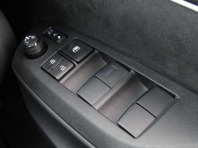 ヤリス ハイブリッドZ ナビ クリアランスソナー オートクルーズコントロール レーンアシスト 衝突被害軽減システム オートマチックハイビーム オートライト LEDヘッドランプ スマートキー 電動格納ミラー シートヒーター(12枚目)