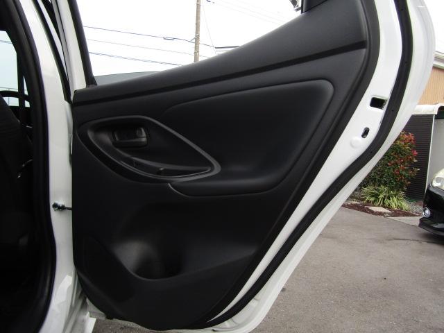 ヤリス ハイブリッドZ ナビ クリアランスソナー オートクルーズコントロール レーンアシスト 衝突被害軽減システム オートマチックハイビーム オートライト LEDヘッドランプ スマートキー 電動格納ミラー シートヒーター(61枚目)