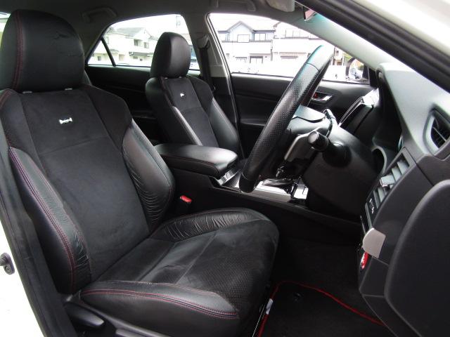 専用ハーフレザーシート付！　室内の気になる臭いもありません。　※ＬＩＮＥでのお問い合わせもＯＫです！