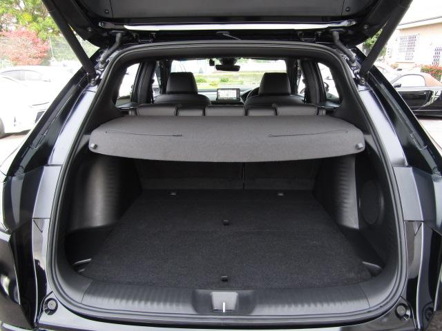 ＺＲ－Ｖ ｅ：ＨＥＶ　Ｚ特別仕様車ブラックスタイル　ドライブレコーダー　全周囲カメラ　クリアランスソナー　オートクルーズコントロール　レーンアシスト　パワーシート　衝突被害軽減システム　ナビ　ＴＶ　オートライト　ＬＥＤヘッドランプ　電動リアゲート（20枚目）