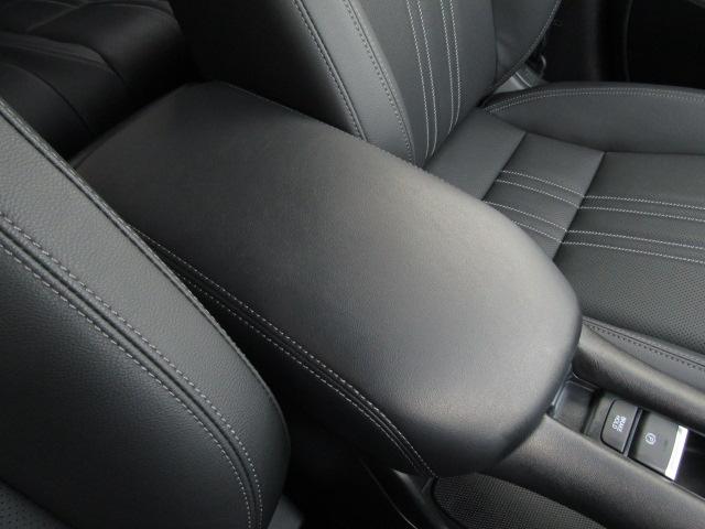 ＺＲ－Ｖ ｅ：ＨＥＶ　Ｚ特別仕様車ブラックスタイル　ドライブレコーダー　全周囲カメラ　クリアランスソナー　オートクルーズコントロール　レーンアシスト　パワーシート　衝突被害軽減システム　ナビ　ＴＶ　オートライト　ＬＥＤヘッドランプ　電動リアゲート（42枚目）