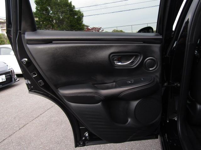 ＺＲ－Ｖ ｅ：ＨＥＶ　Ｚ特別仕様車ブラックスタイル　ドライブレコーダー　全周囲カメラ　クリアランスソナー　オートクルーズコントロール　レーンアシスト　パワーシート　衝突被害軽減システム　ナビ　ＴＶ　オートライト　ＬＥＤヘッドランプ　電動リアゲート（45枚目）