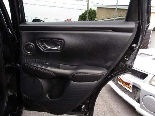 ＺＲ－Ｖ ｅ：ＨＥＶ　Ｚ特別仕様車ブラックスタイル　ドライブレコーダー　全周囲カメラ　クリアランスソナー　オートクルーズコントロール　レーンアシスト　パワーシート　衝突被害軽減システム　ナビ　ＴＶ　オートライト　ＬＥＤヘッドランプ　電動リアゲート（46枚目）