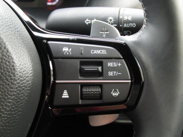 ＺＲ－Ｖ ｅ：ＨＥＶ　Ｚ特別仕様車ブラックスタイル　ドライブレコーダー　全周囲カメラ　クリアランスソナー　オートクルーズコントロール　レーンアシスト　パワーシート　衝突被害軽減システム　ナビ　ＴＶ　オートライト　ＬＥＤヘッドランプ　電動リアゲート（70枚目）