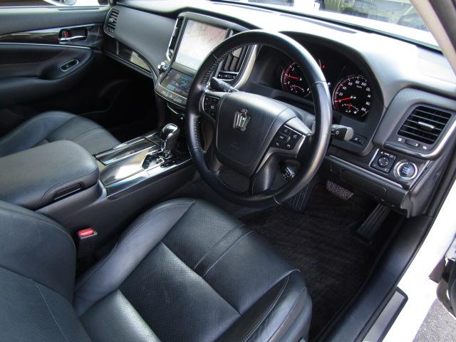 クラウン アスリートＳ　サンルーフ　ＴＥＩＮ車高調　黒革　パワーシート　シートヒーター・エアコン　ＥＴＣ　クルコン　ナビ・フルセグ　バックカメラ　ＤＶＤ　音楽サーバー　ＢＴ接続　マーベリック１９ＡＷ　マフラーカッター（63枚目）