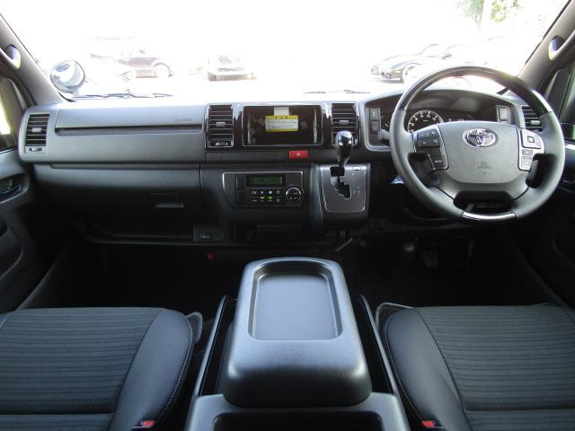 ハイエースバン ロングスーパーGL ダークプライムS 登録済未使用車 パノラミックビューモニター デジタルインナーミラー 両側パワースライド 専用シート 衝突軽減ブレーキ レーンキープアシスト オートマチックハイビーム LEDヘッドライト2025改モデル(2枚目)