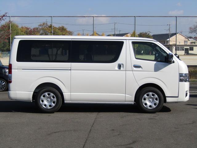 ハイエースバン ロングスーパーGL ダークプライムS 登録済未使用車 パノラミックビューモニター デジタルインナーミラー 両側パワースライド 専用シート 衝突軽減ブレーキ レーンキープアシスト オートマチックハイビーム LEDヘッドライト2025改モデル(14枚目)